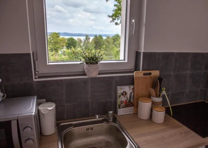 Turquoise Balaton بالاتونسزارسكو